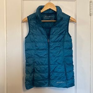 Eddie Bauer women’s CirrusLite down vest size xs would also fit a size small